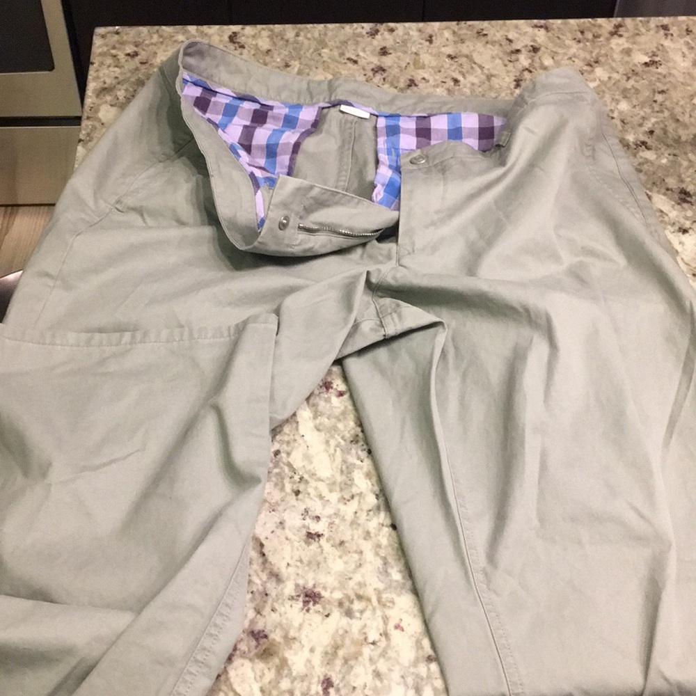 Never worn Bonobos chinos size 40/34. Tan gray